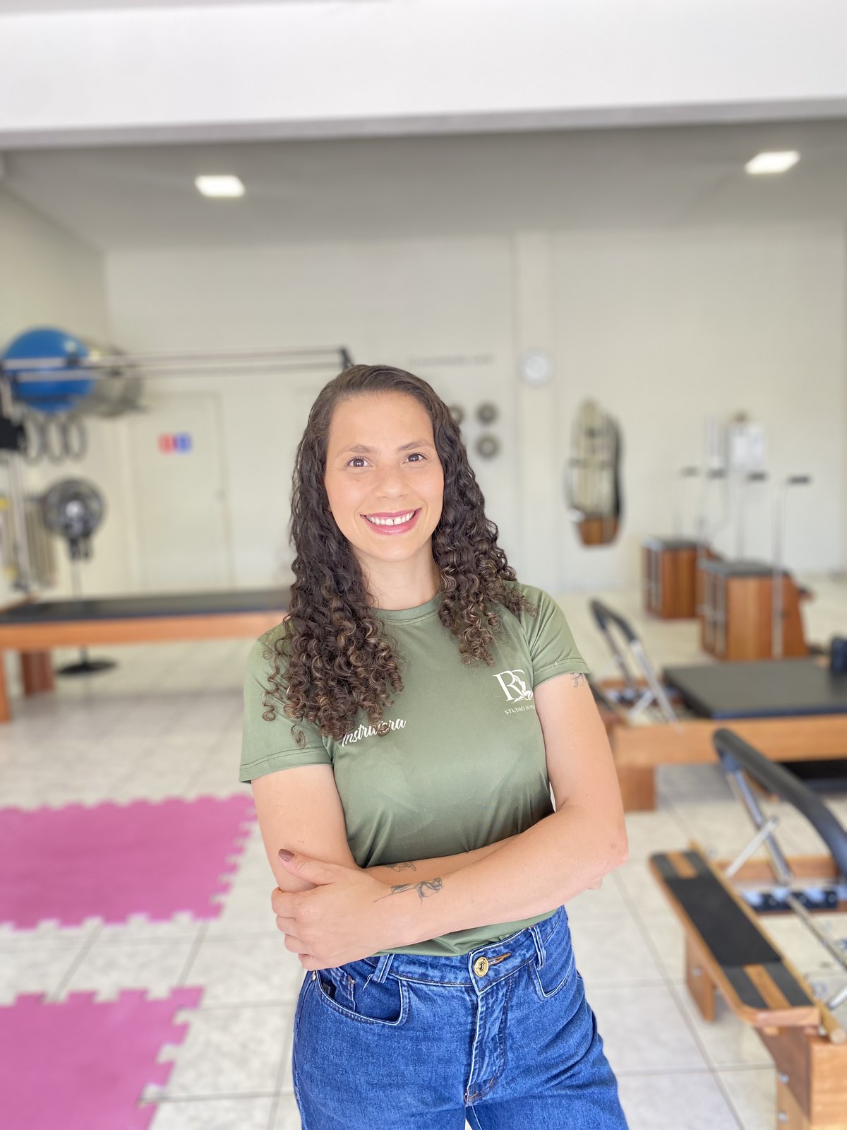 Iara, instrutora de Pilates